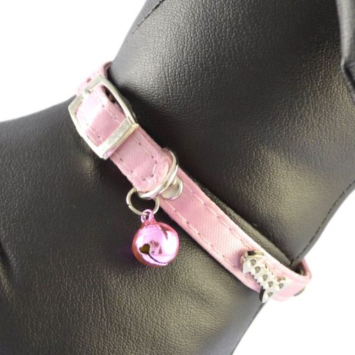 A pet collar with a small bell. Suitable for kittens and puppies Multi-color optional 11.5 inch