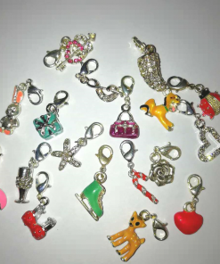 Special offer More than 100 kinds of pendants Mixed batch 100 / package. Sold out to stop