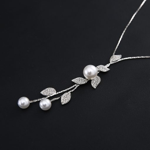 Korean version of the leaf pearl sweater chain long necklace cross-border autumn and winter wild atmosphere high-grade necklace factory direct YHY-106