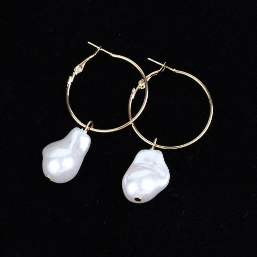 Creative Korean version of a variety of imitation pearl dumb gold earrings European and American temperament irregular geometric earrings ylx-079