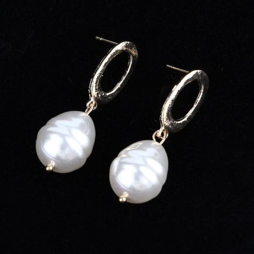 Creative Korean version of a variety of imitation pearl dumb gold earrings European and American temperament irregular geometric earrings ylx-079