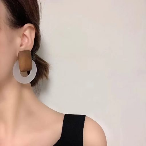 Anna with the earrings Korea minimalist temperament geometric wooden round earrings retro earrings YLX-114